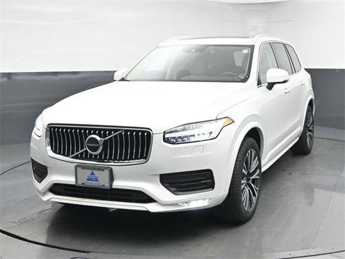 2022 Volvo XC90 T6 Momentum 7 Passenger