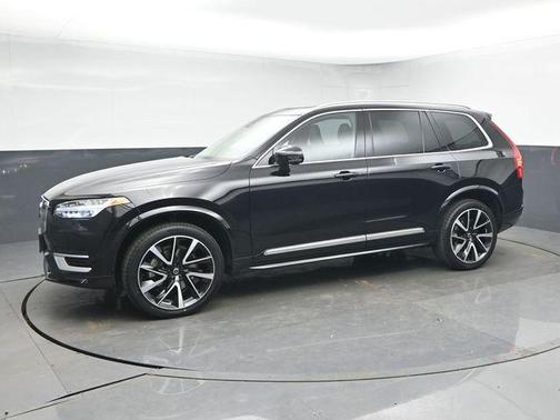 2023 Volvo XC90 B5 Plus