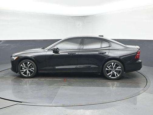 2025 Volvo S60 B5 Plus