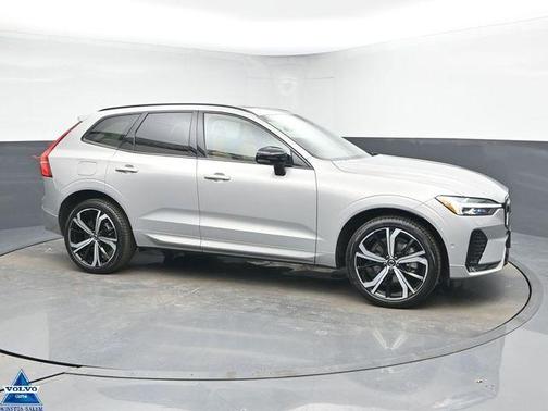 2023 Volvo XC60 B6 Ultimate Dark Theme