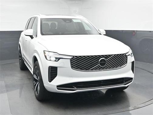 2026 Volvo XC90 B6 Core