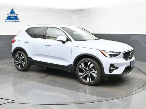 Cloud 9 White 2024 Volvo XC40 B5 Plus Bright Theme