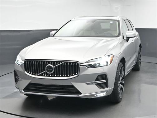2023 Volvo XC60 B5 Ultimate Bright Theme