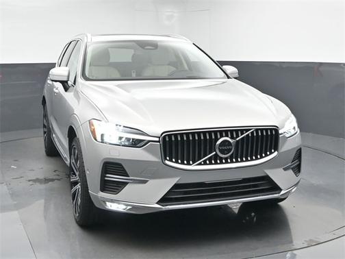 2023 Volvo XC60 B5 Ultimate Bright Theme