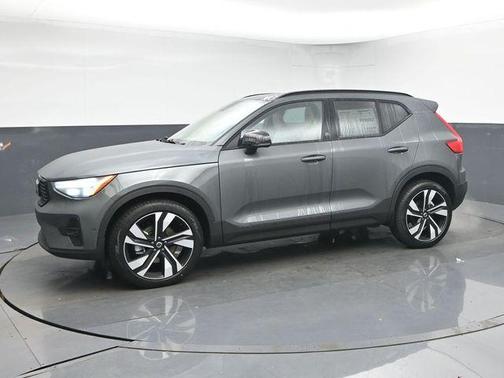 2026 Volvo XC40 B5 Ultra