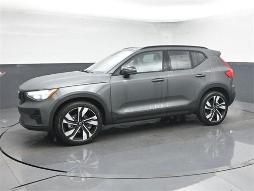 2026 Volvo XC40 B5 Ultra