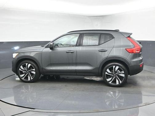 2026 Volvo XC40 B5 Ultra