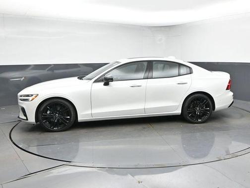 Crystal White 2023 Volvo S60 B5 Plus Black Edition