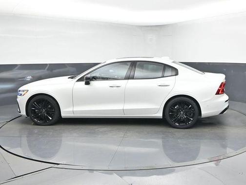 2023 Volvo S60 B5 Plus Black Edition