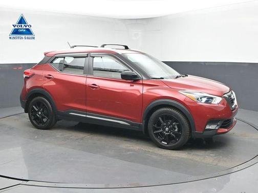 2020 Nissan Kicks SR