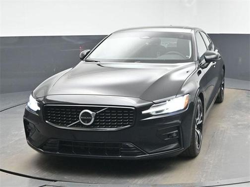 2025 Volvo S60 B5 Plus