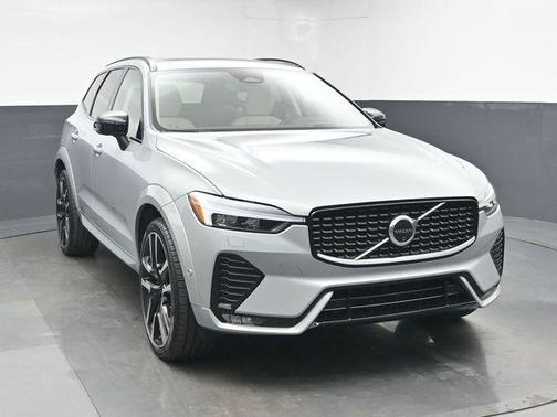 Gray Metallic 2024 Volvo XC60 B5 Ultimate Dark Theme