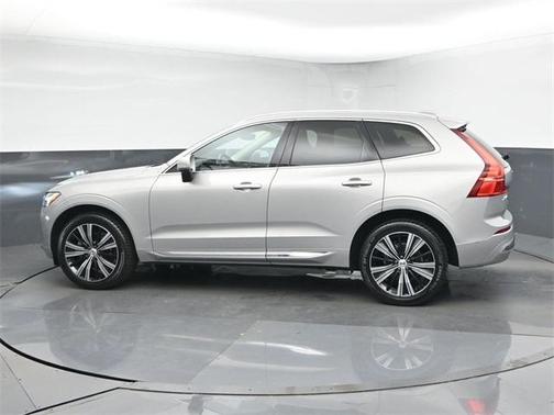2023 Volvo XC60 B5 Plus Bright Theme