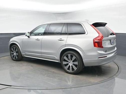 2024 Volvo XC90 B5 Plus Bright Theme