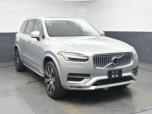 2024 Volvo XC90 B5 Plus Bright Theme