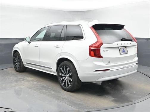 2023 Volvo XC90 B5 Plus