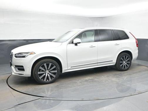 2023 Volvo XC90 B5 Plus