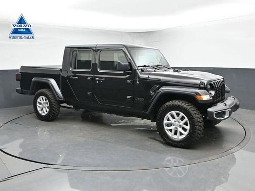 Black Clearcoat 2023 Jeep Gladiator Sport