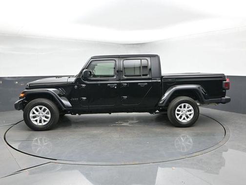 Black Clearcoat 2023 Jeep Gladiator Sport