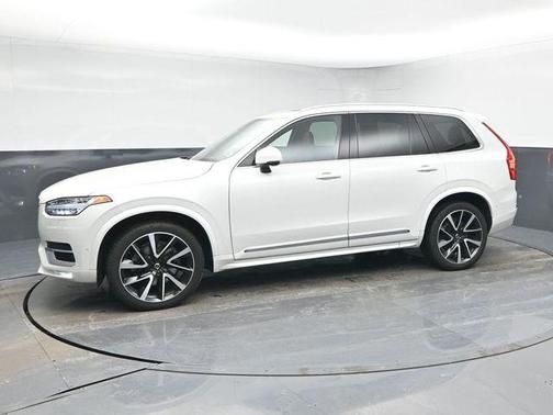 2023 Volvo XC90 B5 Plus