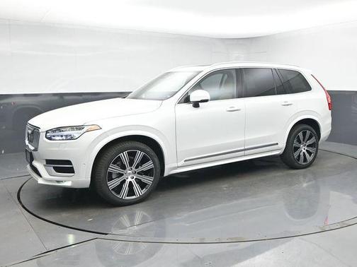 Crystal White 2023 Volvo XC90 B6 Ultimate 7-Seater