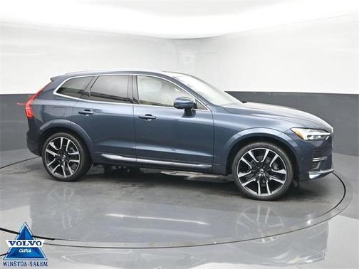 2023 Volvo XC60 B5 Ultimate Bright Theme