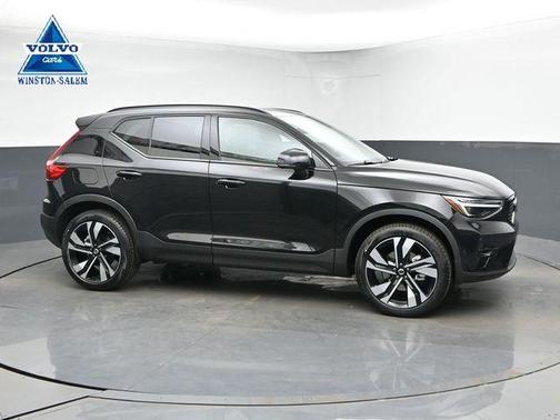 Onyx Black 2026 Volvo XC40 B5 Plus