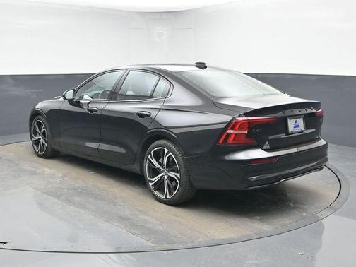 2024 Volvo S60 B5 Plus Black Edition