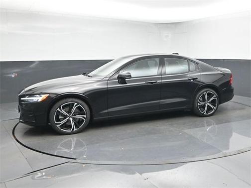 2024 Volvo S60 B5 Plus Black Edition