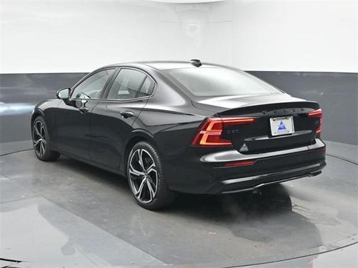 2024 Volvo S60 B5 Plus Black Edition