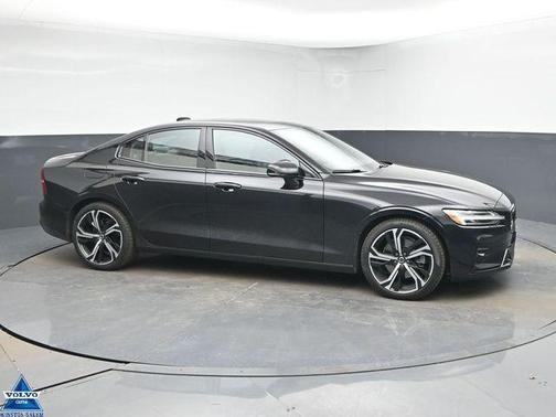 2024 Volvo S60 B5 Plus Black Edition