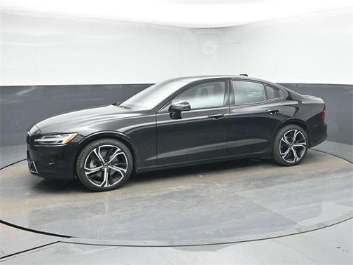 2024 Volvo S60 B5 Plus Black Edition