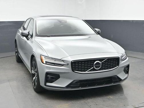 2025 Volvo S60 B5 Plus