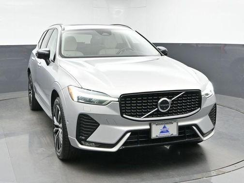 Silver 2023 Volvo XC60 B5 Plus Dark Theme