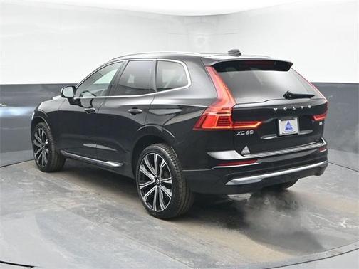 2023 Volvo XC60 B5 Ultimate Bright Theme