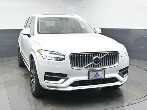 2023 Volvo XC90 B5 Plus