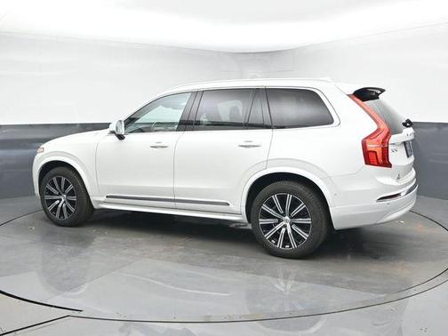 2023 Volvo XC90 B5 Plus