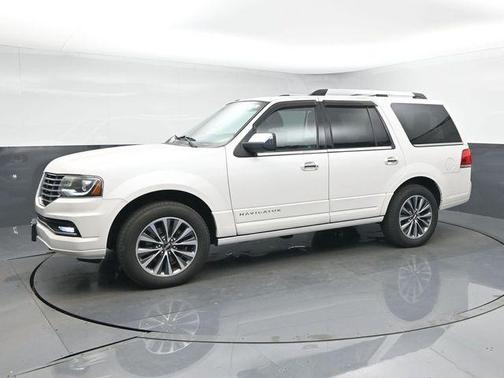 2015 Lincoln Navigator Base
