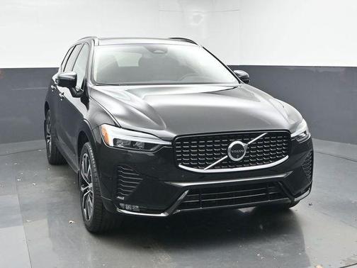 2024 Volvo XC60 B5 Plus Dark Theme