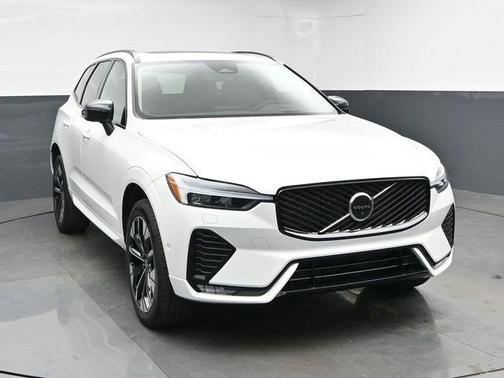 Crystal White Metallic 2026 Volvo XC60 B5 Ultra