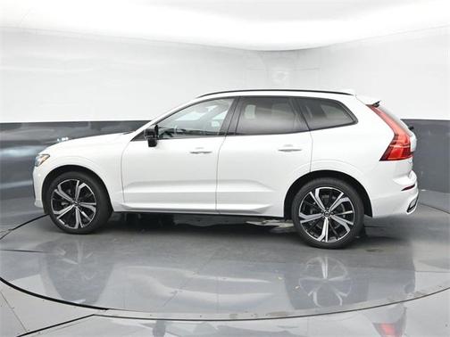 2022 Volvo XC60 B6 R-Design