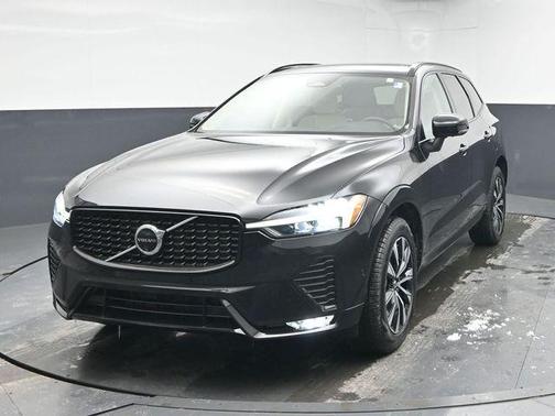2024 Volvo XC60 B5 Plus Dark Theme