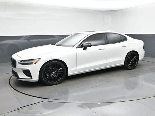 Crystal White 2024 Volvo S60 B5 Plus Black Edition