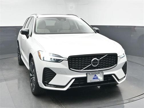2023 Volvo XC60 B5 Plus Dark Theme