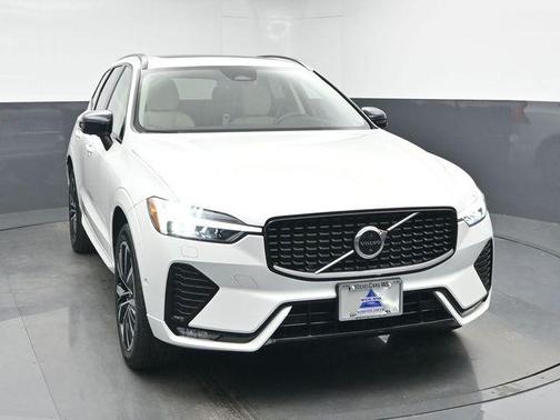 2023 Volvo XC60 B5 Plus Dark Theme