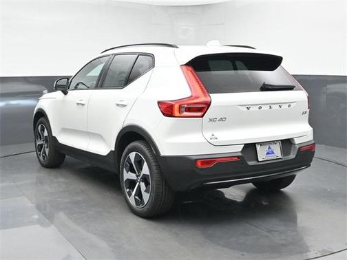 2026 Volvo XC40 B5 Core