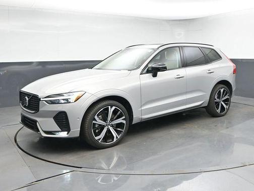 Silver 2024 Volvo XC60 B5 Ultimate Dark Theme