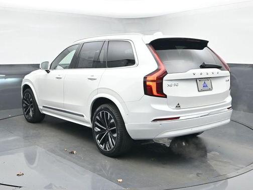 2026 Volvo XC90 B6 Plus 7-Seater