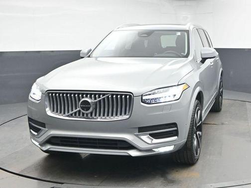 2025 Volvo XC90 B6 Plus 7-Seater