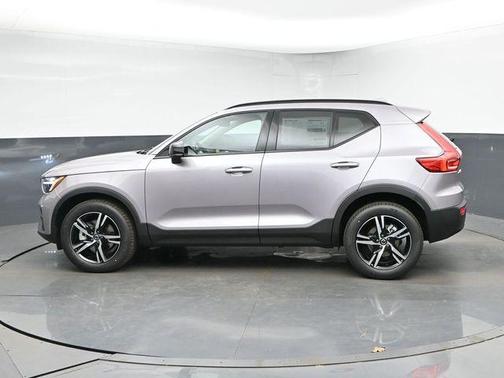 Aurora Blue 2026 Volvo XC40 B4 Core